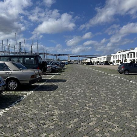 Lisbon Cosy Boat Hotel Kültér fotó
