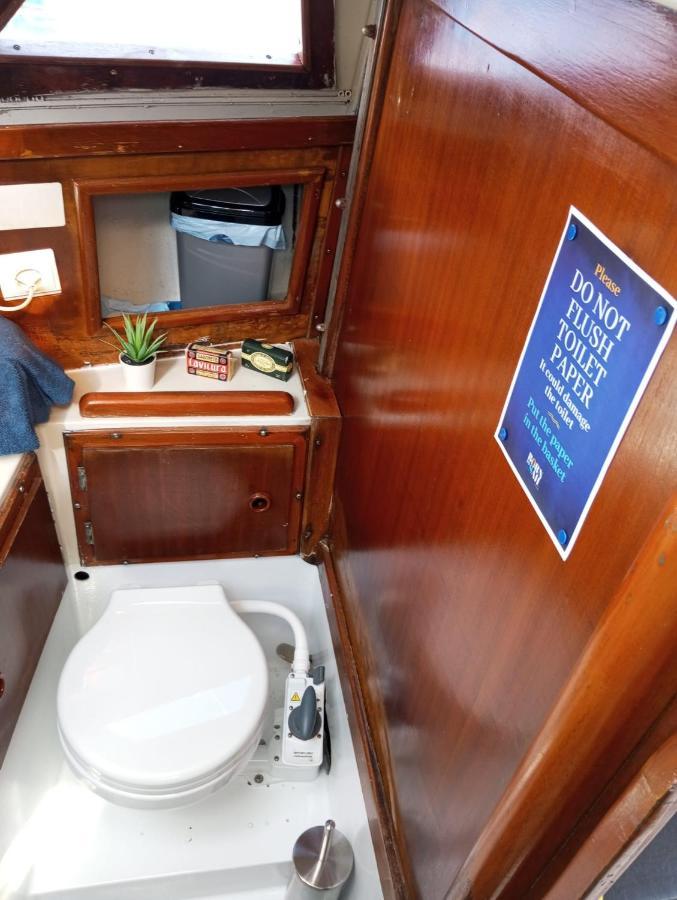 Lisbon Cosy Boat Hotel Kültér fotó